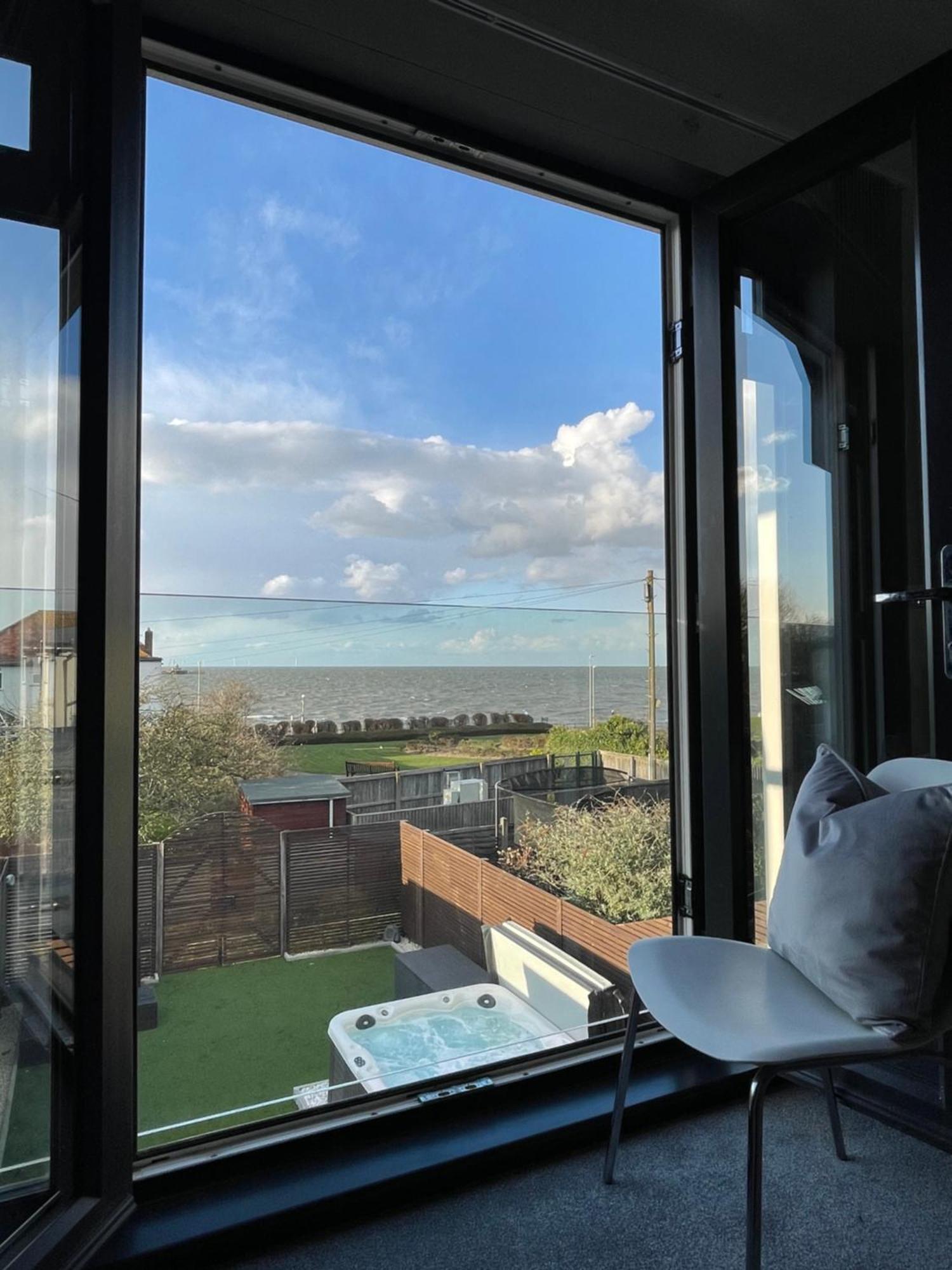 הרן ביי Broadway Beach Home With Hot Tub מראה חיצוני תמונה