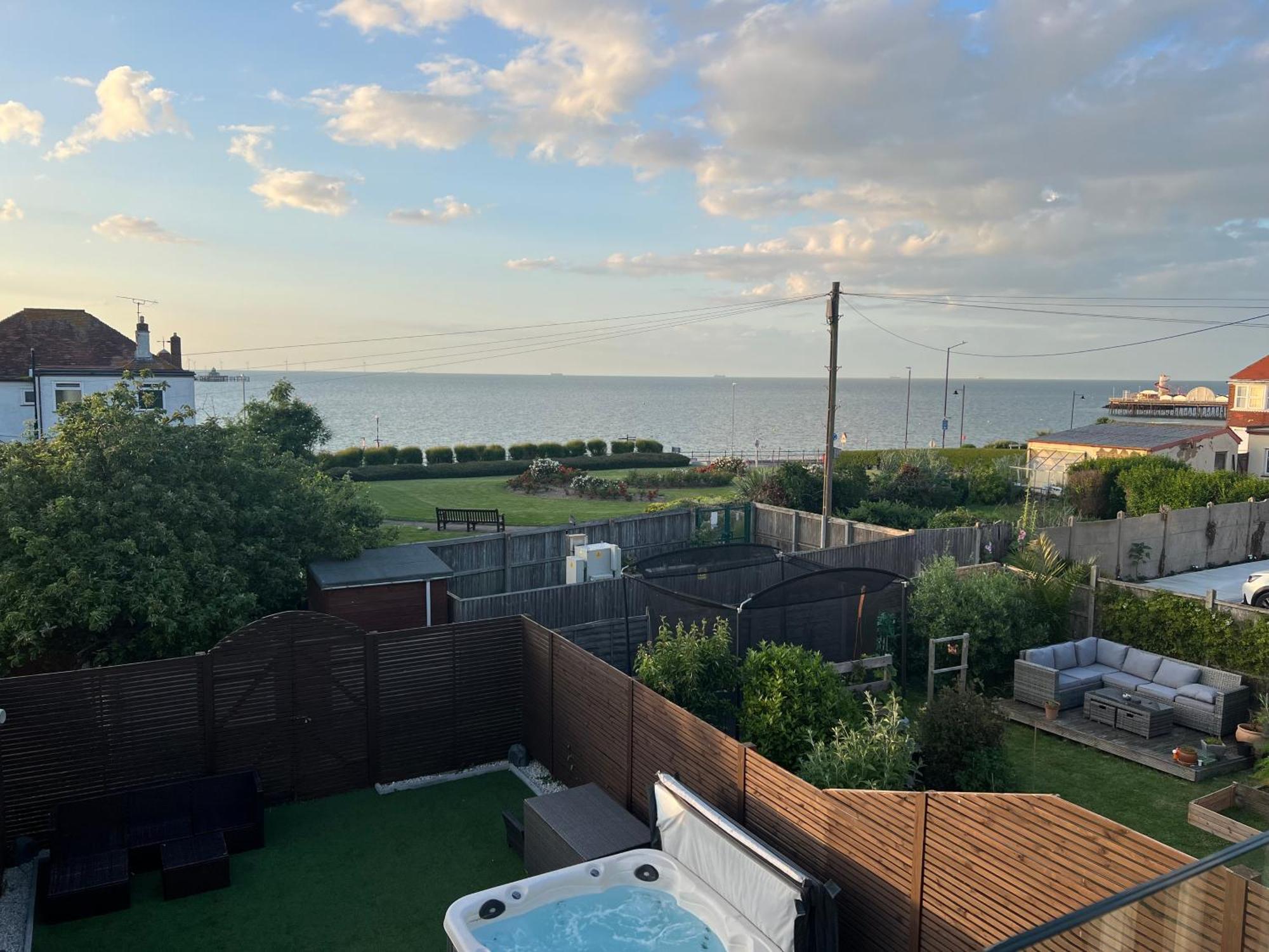הרן ביי Broadway Beach Home With Hot Tub מראה חיצוני תמונה